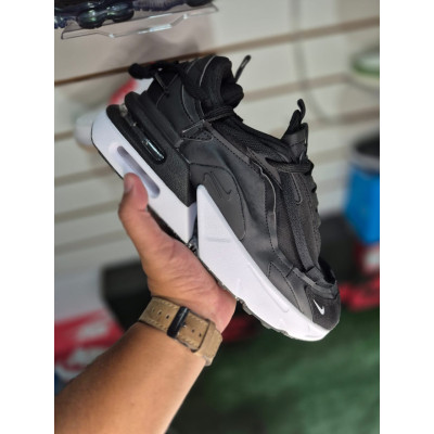 FURIOSAS NEGRAS SUELA BLANCA