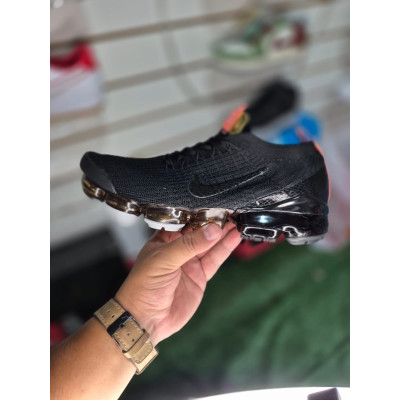 VAPOR MAX PLUS NEGRAS
