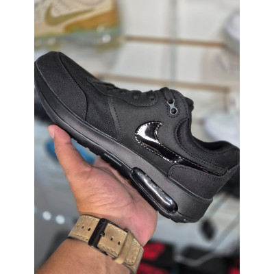 NIKE MOTIF NEGRAS